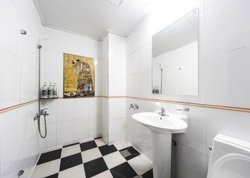 Apartamento de 1000 m² con 1 habitación/es y 1 baño/s de uso privado, en Uichang-gu Changwon Exterior foto