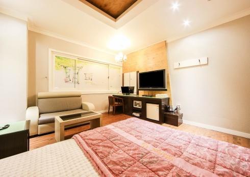 Apartamento de 1000 m² con 1 habitación/es y 1 baño/s de uso privado, en Uichang-gu Changwon Exterior foto